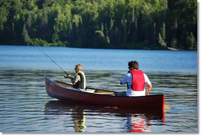La pesca del salmón también se practica en los lagos - etnias.net